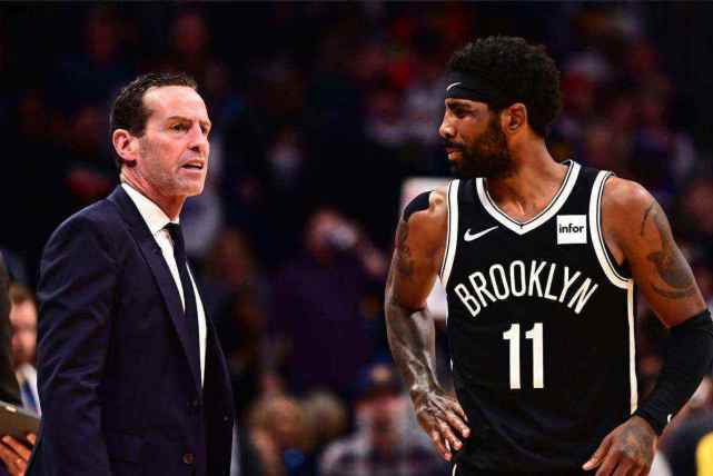 走出看台 走出看台